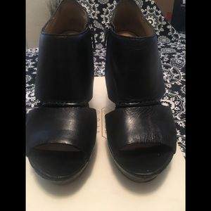 Coach Jaelyn black platform sandals